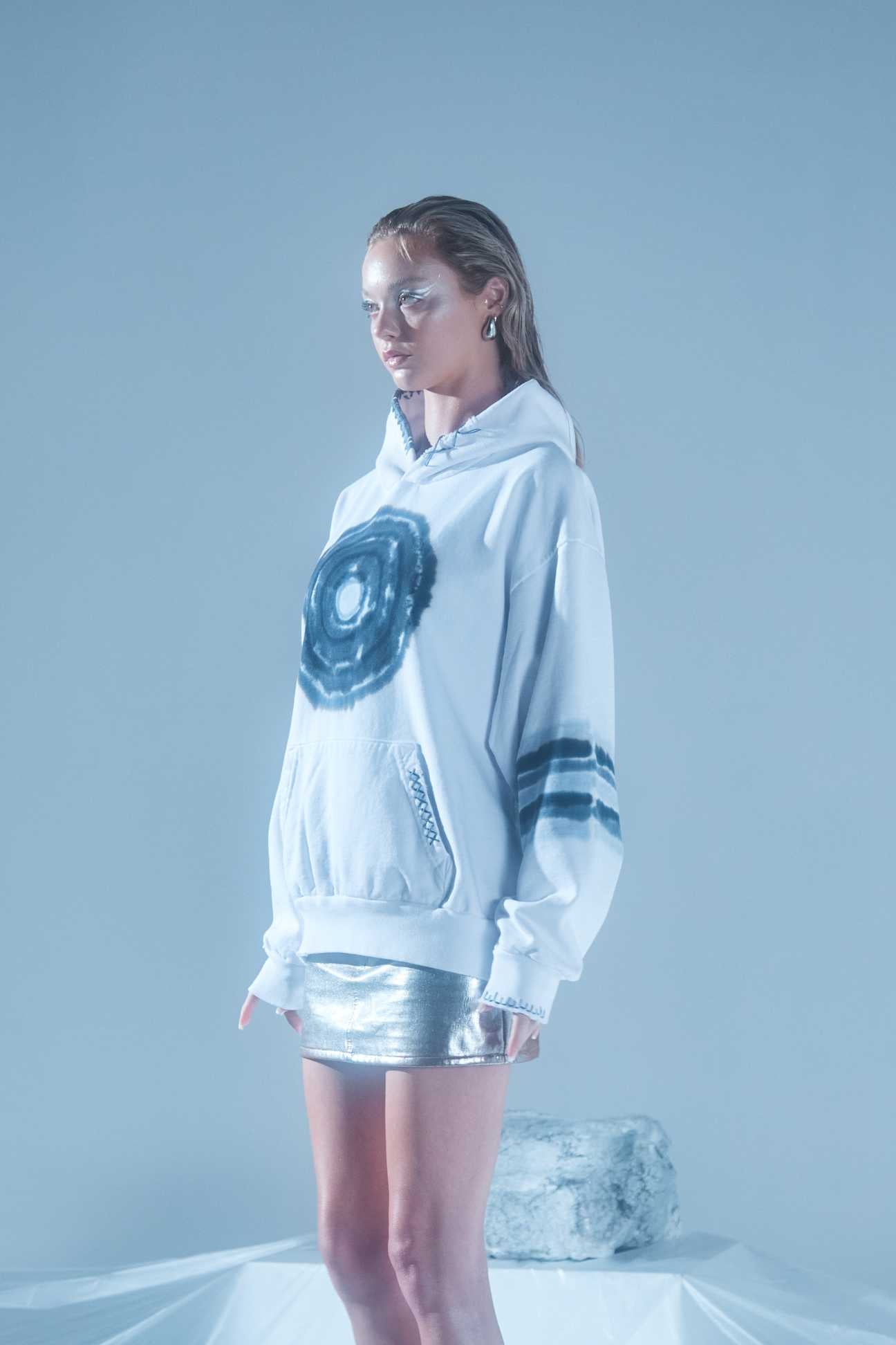 PORTAL HOODIE in WHITE - GFL